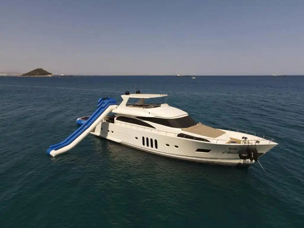 YACHT WATERPARK AMALİA